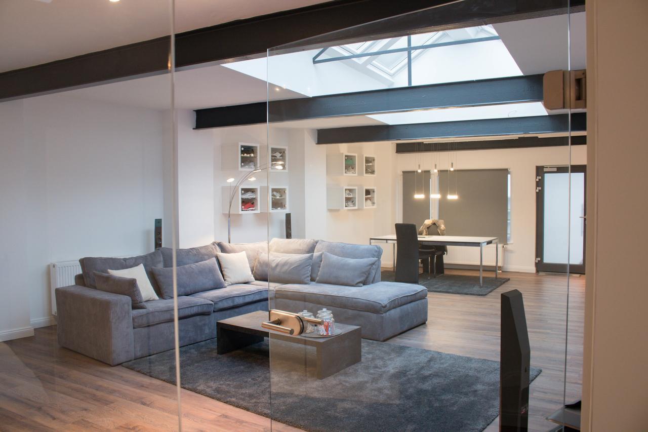 White Lofty Und White Studio Düsseldorf Eksteriør billede